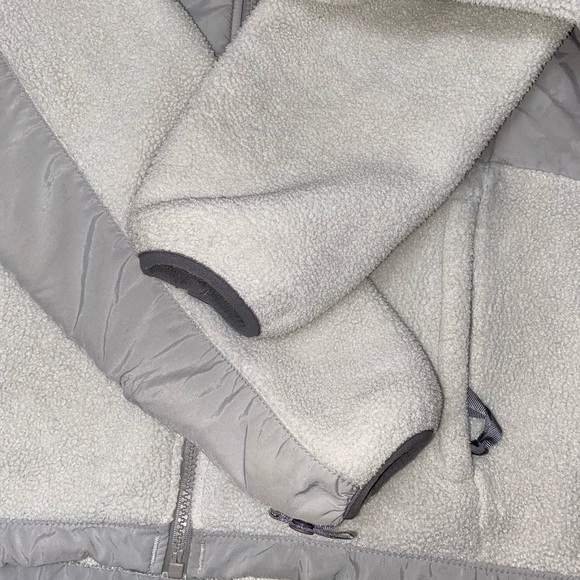 Women’s The North Face Denali Fleece Jacket - Picture 5 of 8